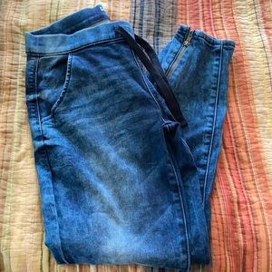 Levi’s Denizen Jogger